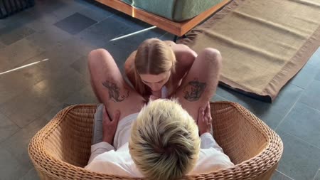 Робкая студентка согласилась попробовать секс в попу