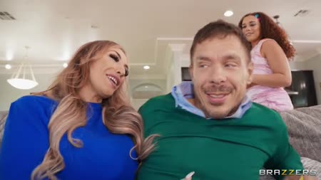 Жопастой Willow Ryder безжалостно натягивают анал на член 1