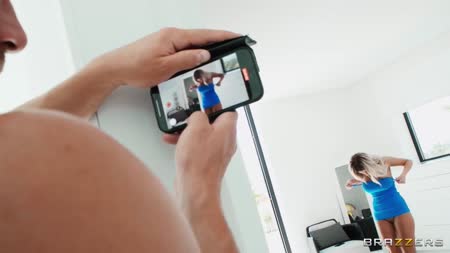 Попросила мужика поснимать ее, но перед такими дойками устоять невозможно 2