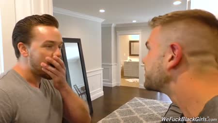 Негритянка с большой грудью не против межрассовой групповухи 1