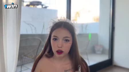 Симпатичная горничная согласилась на дополнительный заработок 4