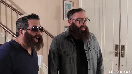 Грудастая жена легко изменила мужу ради наслаждения