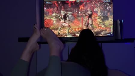 Вебкамщица фитоняшка показала порево в эфире 1