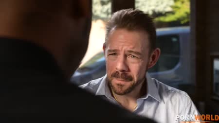 Секретарша умеет снимать стресс на работе