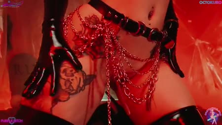 Вебкамщицы в секс нарядах устроили смачную фетиш групповуху 1