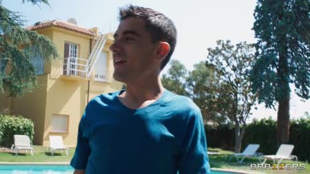 Девочка с классными формами замутила смачное порево 2