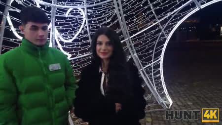 Чел усадил свою красивую девушку на пенис другого 2