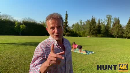 Пухлая бабенка пошла на измену ради долгов 1