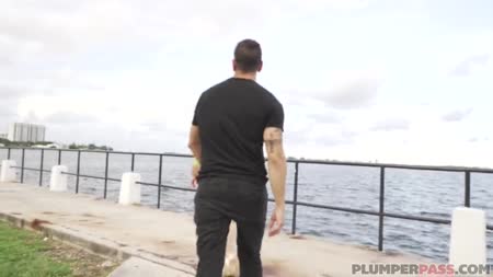 Крепыш закадрил толстую давалку в парке 3