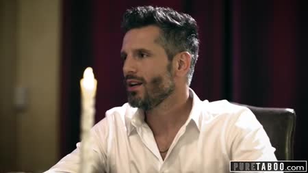 Красивая блондинка круто зажигает с двумя любовниками 1