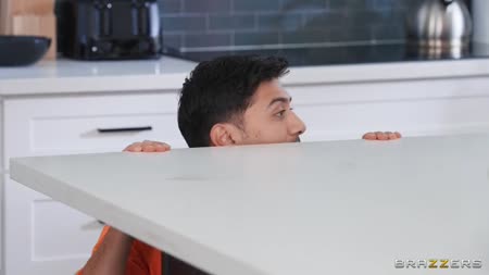 Такие дойки кого угодно сведут с ума 1