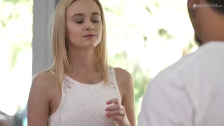 Милаха начала с нежного минета и подставила мокрую щелку 1