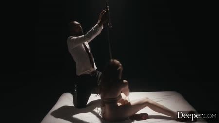 Худенькая красивая бабенка устроила фетиш порево с черным