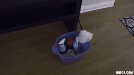 Веселые лесбиянки снимают свою оргию на страпоне 1