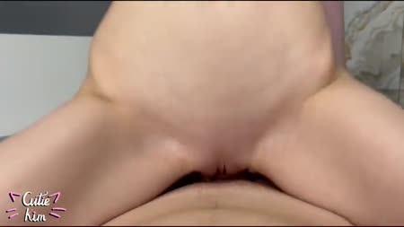 Заглянул к сводной сестре в душ и быстро развел ее на секс 6