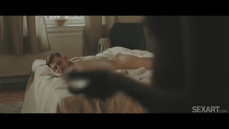 Молодка нежно ласкается с любовником и красиво трахается 1