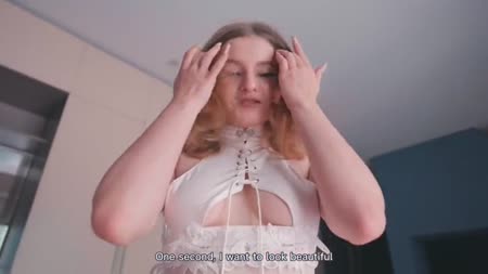 Рыженькая деваха согласилась поснимать порево за деньги 5