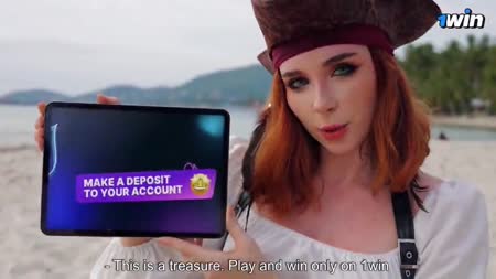 Фитоняшная девочка немного переиграла с ролью пирата 1