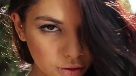 Спортивная развратница соблазнила соседа на жесткое порево 1